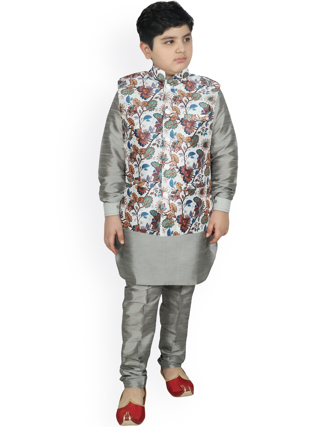 

SG YUVRAJ Boys White Floral Embroidered Raw Silk Kurti with Pyjamas