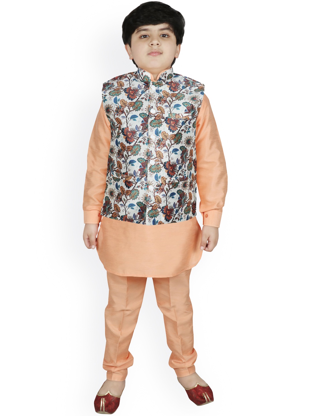 

SG YUVRAJ Boys White Floral Raw Silk Kurti with Trousers