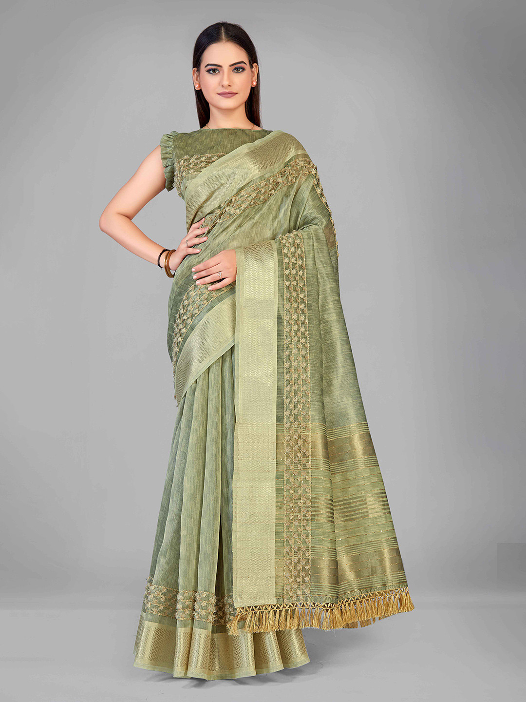

MANOHARI Green & Gold-Toned Woven Design Silk Blend Saree