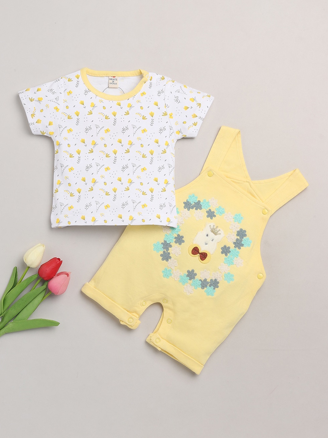 

BRATS AND DOLLS Infant Boys Yellow & White Printed Cotton Dungarees With T-Shirt