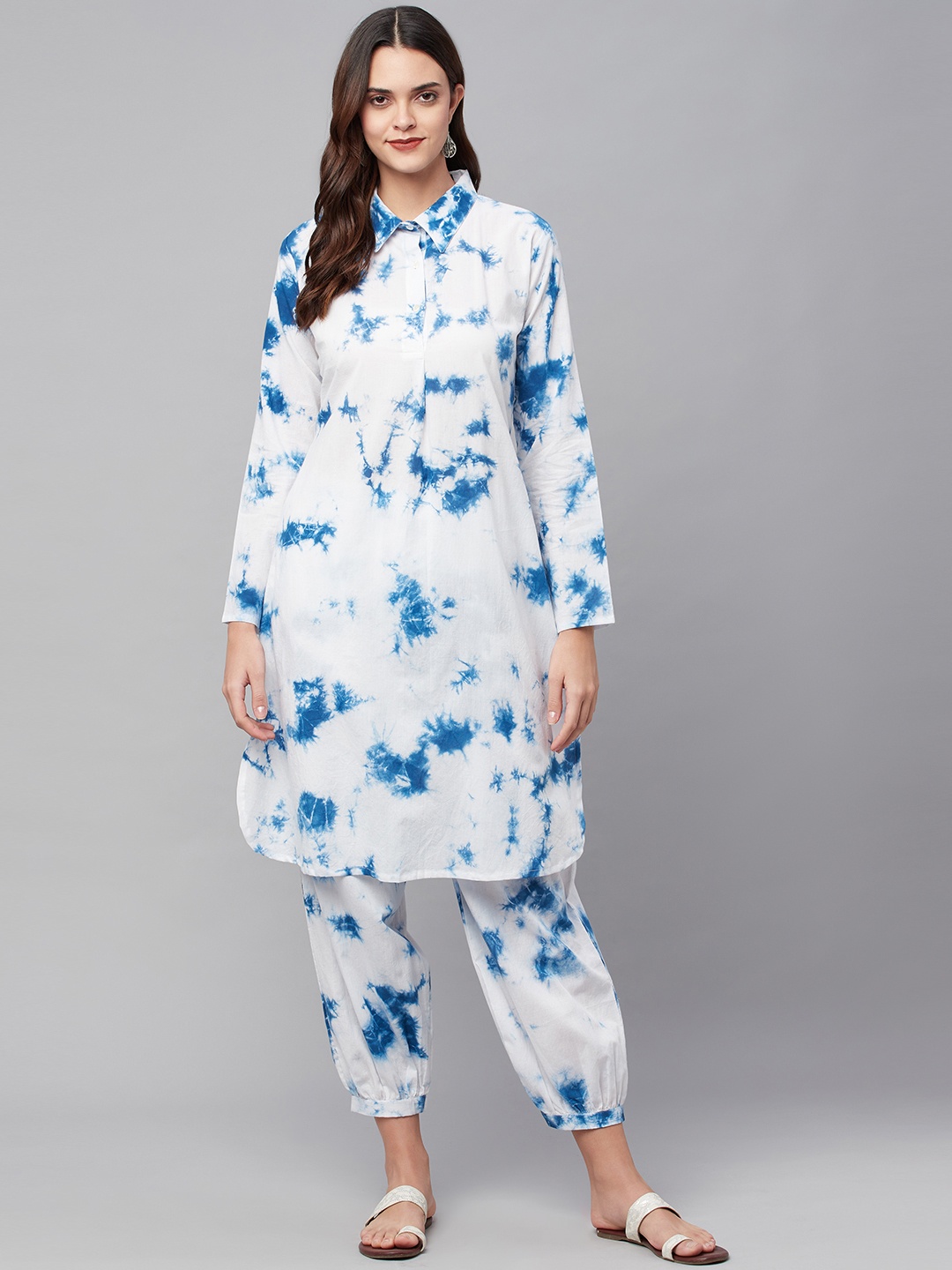 

Divena Women White Ombre Dyed Pure Cotton Kurta with Salwar