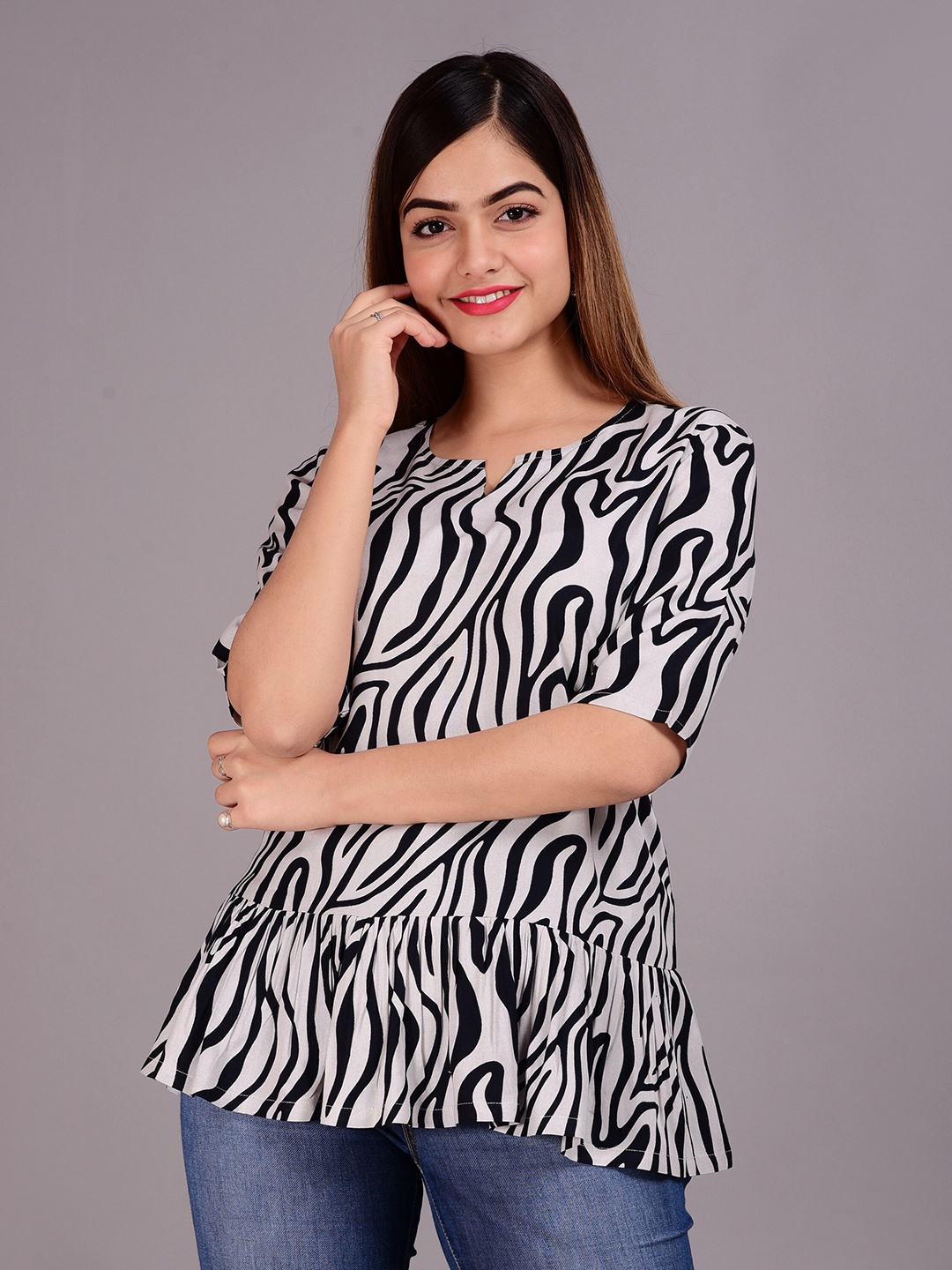 

FABISTA Black Geometric Print Top