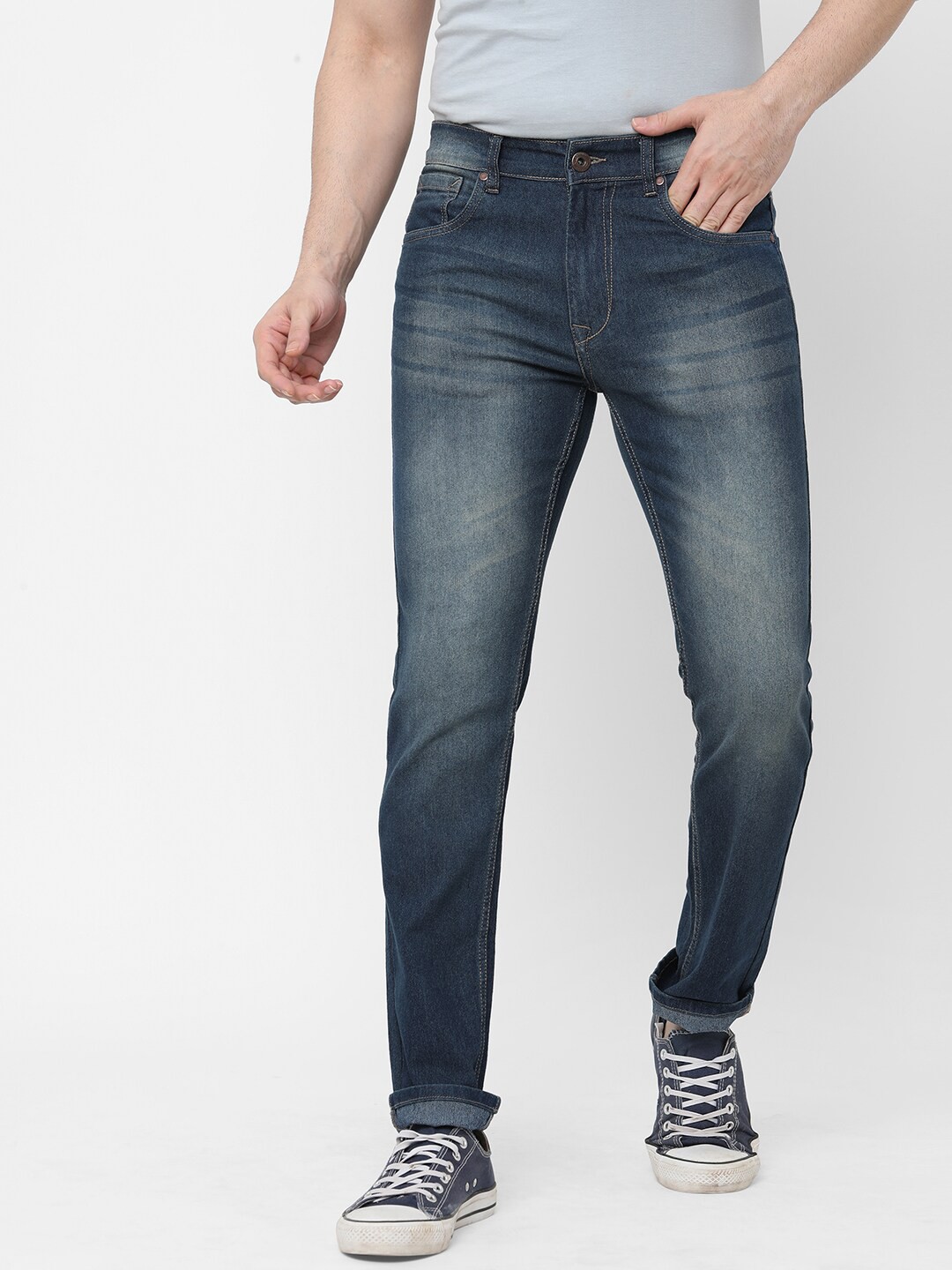 

Solemio Men Blue Body Slim Fit Low Distress Light Fade Stretchable Jeans