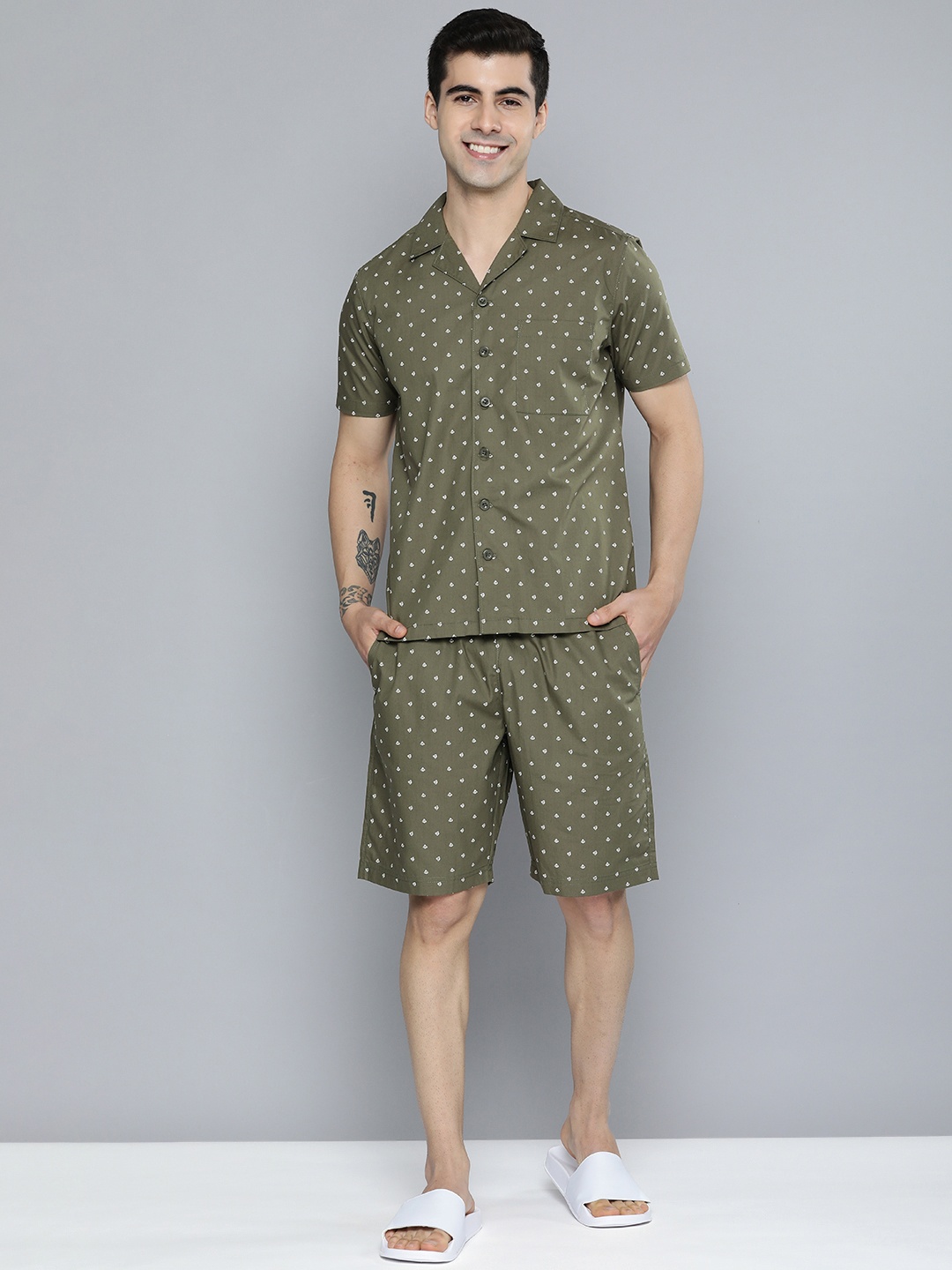

Mast & Harbour Men Olive Green & White Printed Pure Cotton Night suit