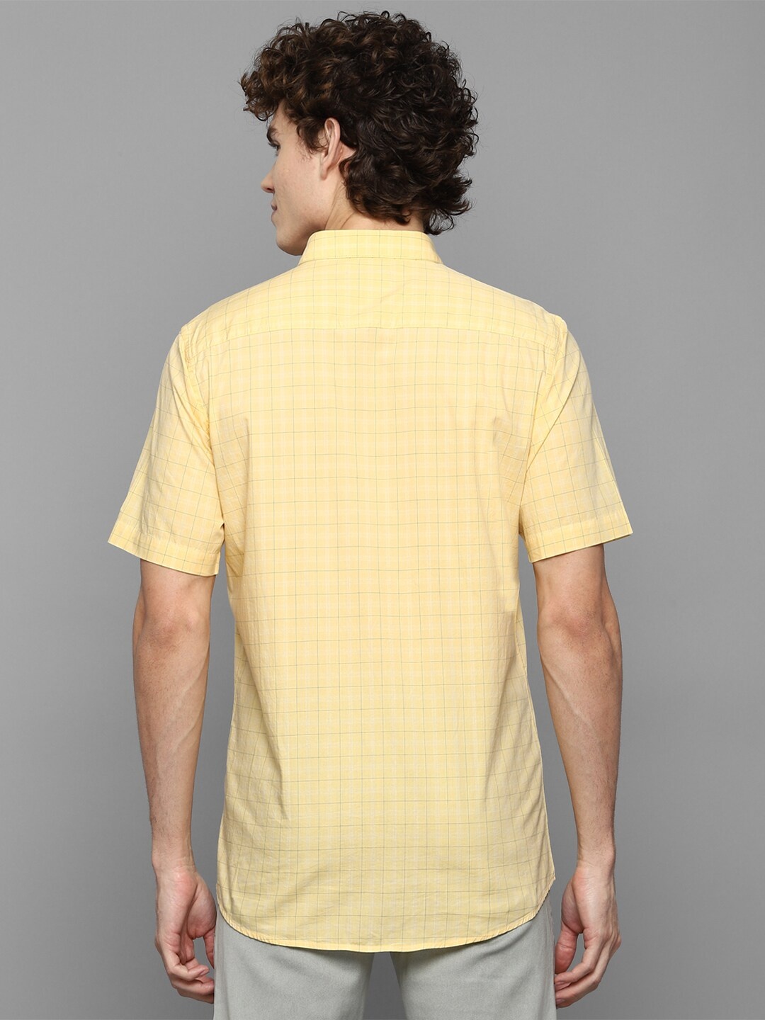 

Allen Solly Men Yellow Slim Fit Horizontal Stripes Striped Casual Shirt