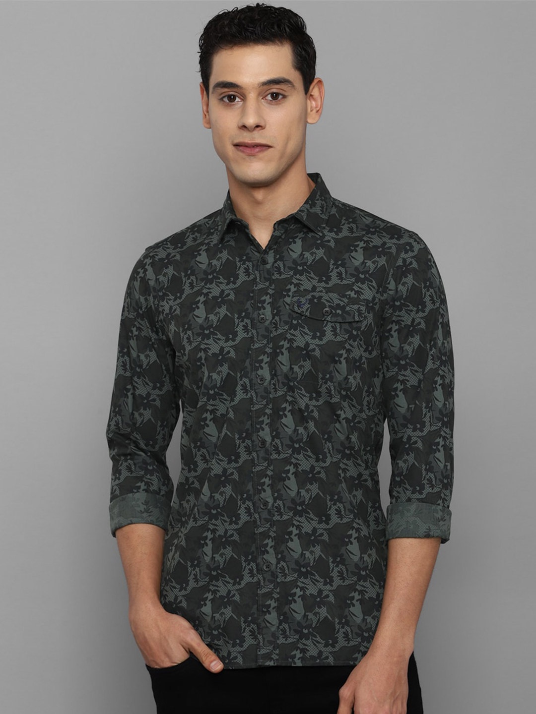 

Allen Solly Sport Men Green Floral Printed Casual Shirt