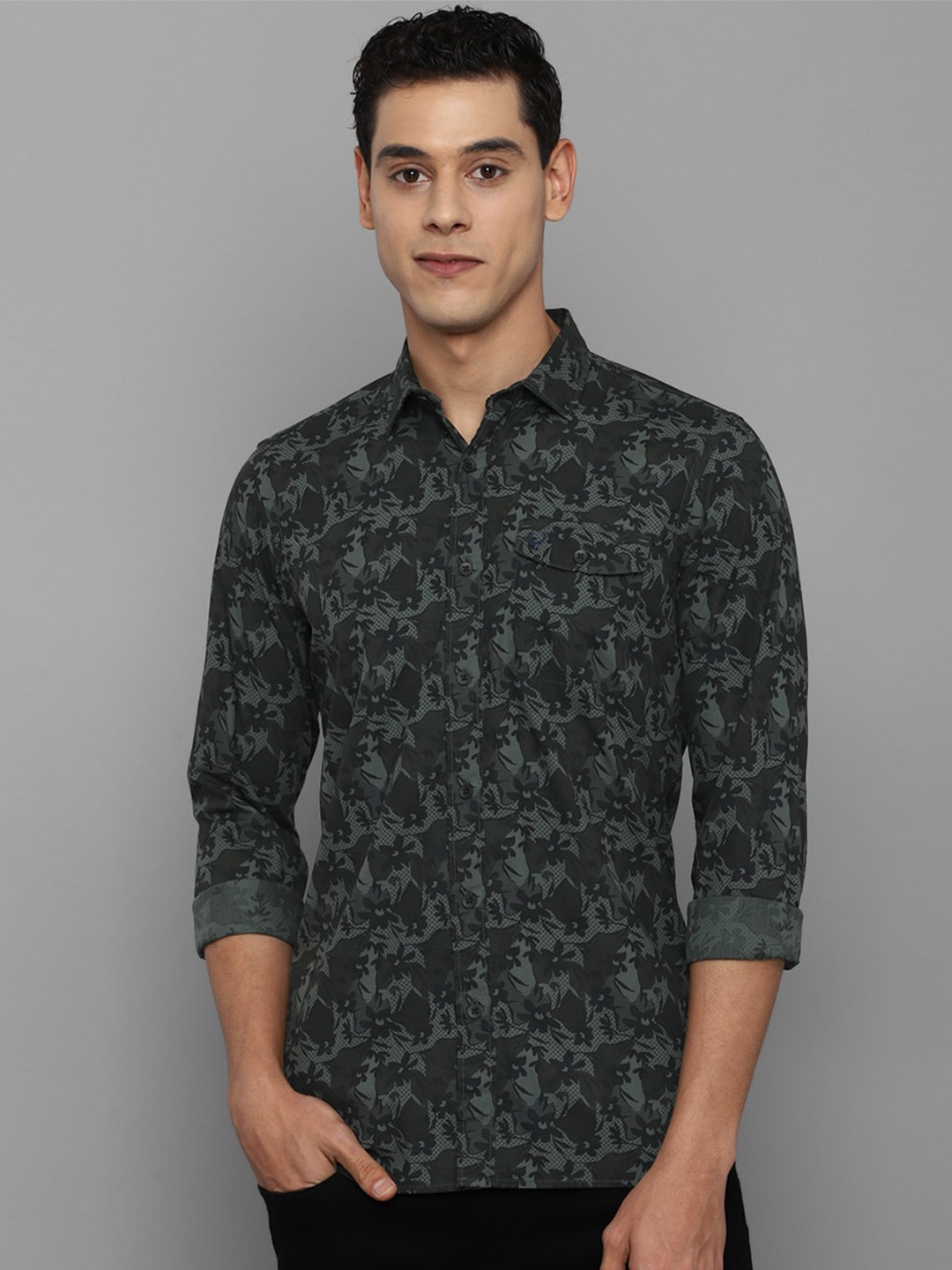 

Allen Solly Sport Men Green Floral Printed Casual Shirt