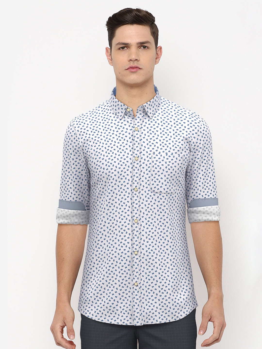 

Peter England Casuals Men White Slim Fit Printed Casual Shirt