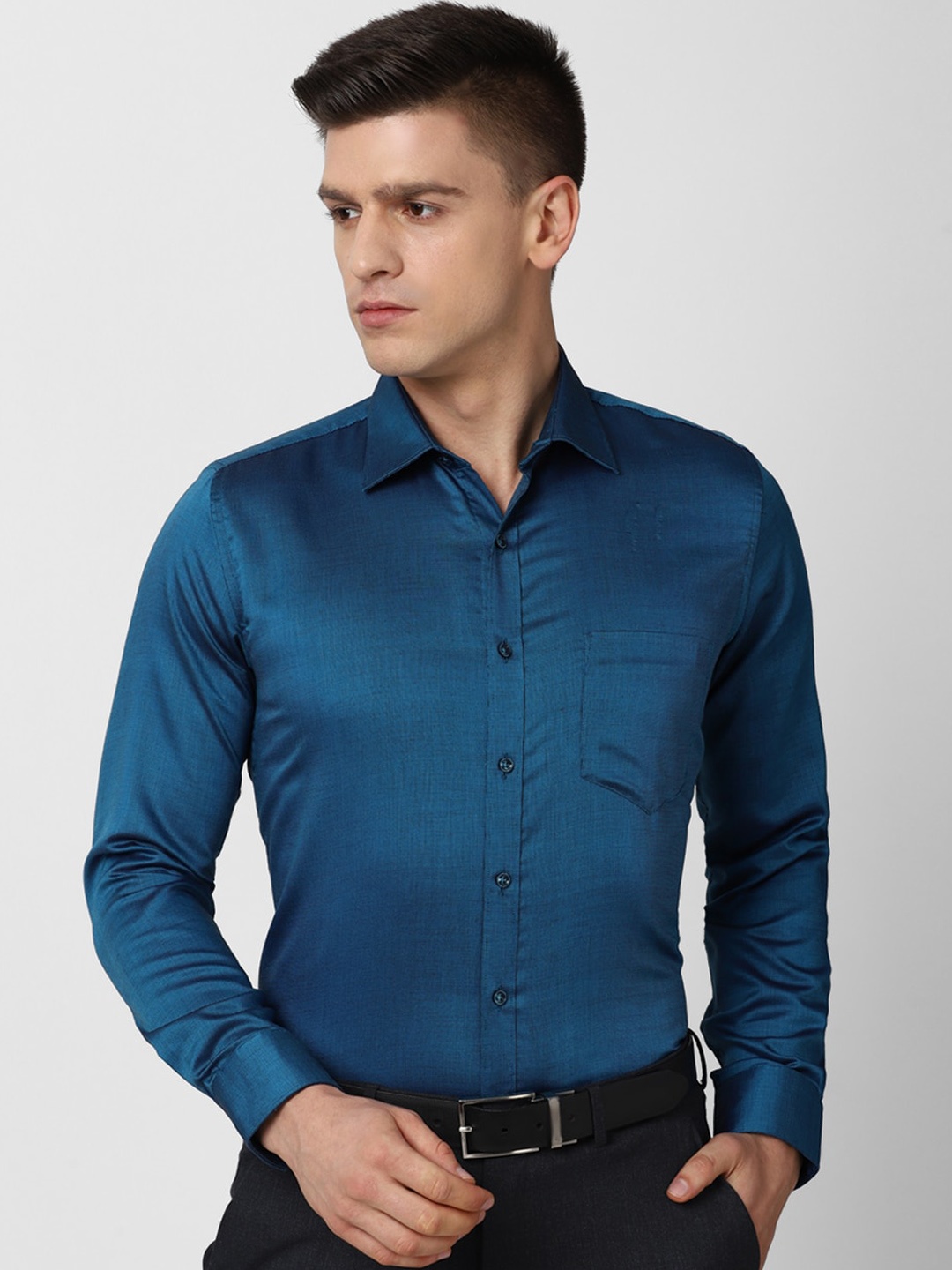 

Van Heusen Men Blue Slim Fit Formal Shirt