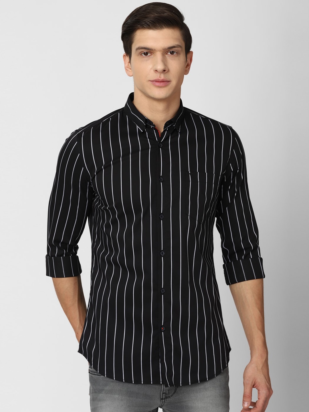 

Van Heusen Sport Men Black Slim Fit Striped Casual Shirt