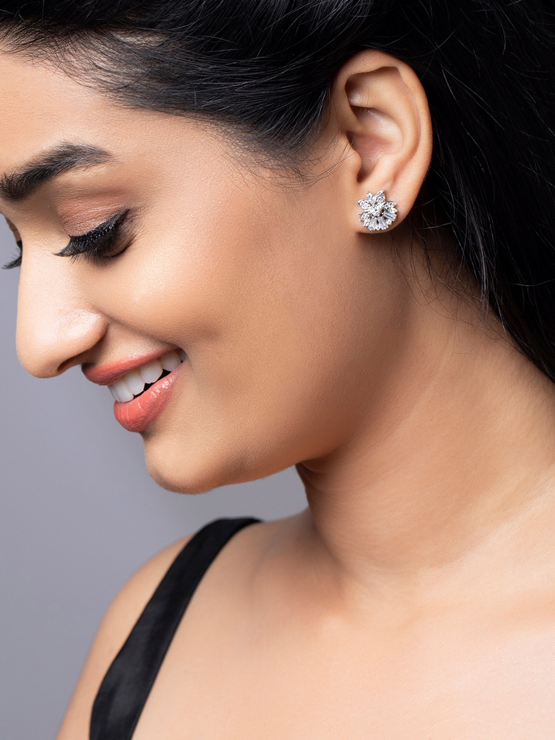 

Rubans Set of 2 Silver-Toned Floral Studs Earrings