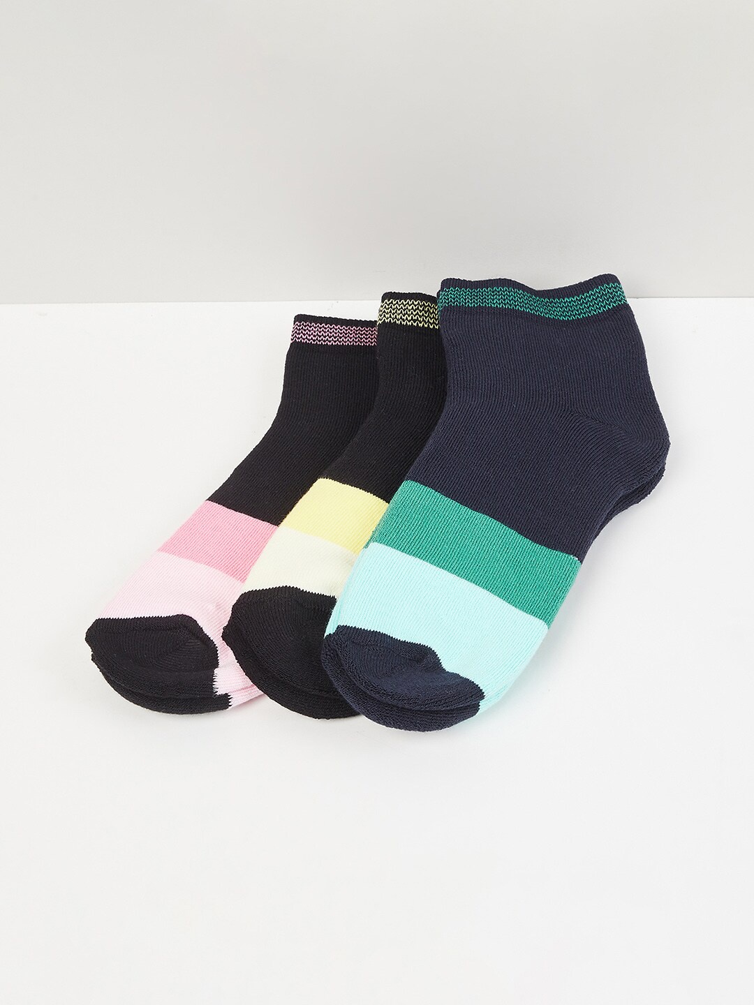 

max Girls Pack of 3 Assorted Ankle Length Cotton Socks