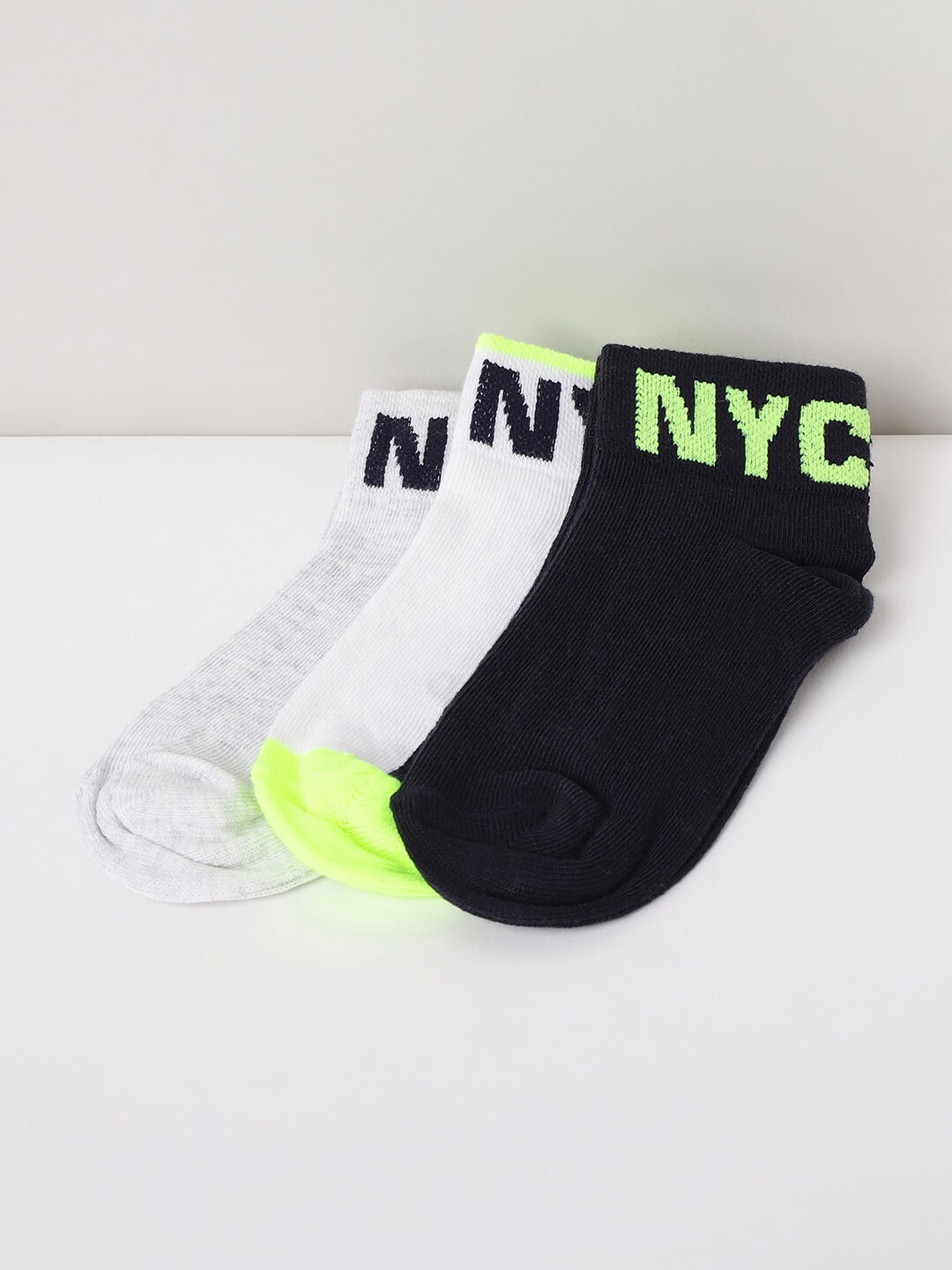 

max Boys Pack of 3 Assorted Ankle Length Cotton Socks