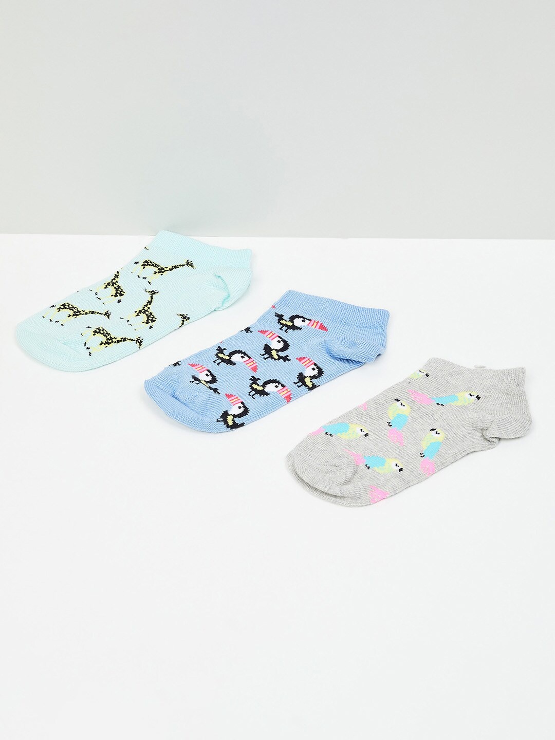 

max Girls Multi Pack Of 3 Ankle Length Socks