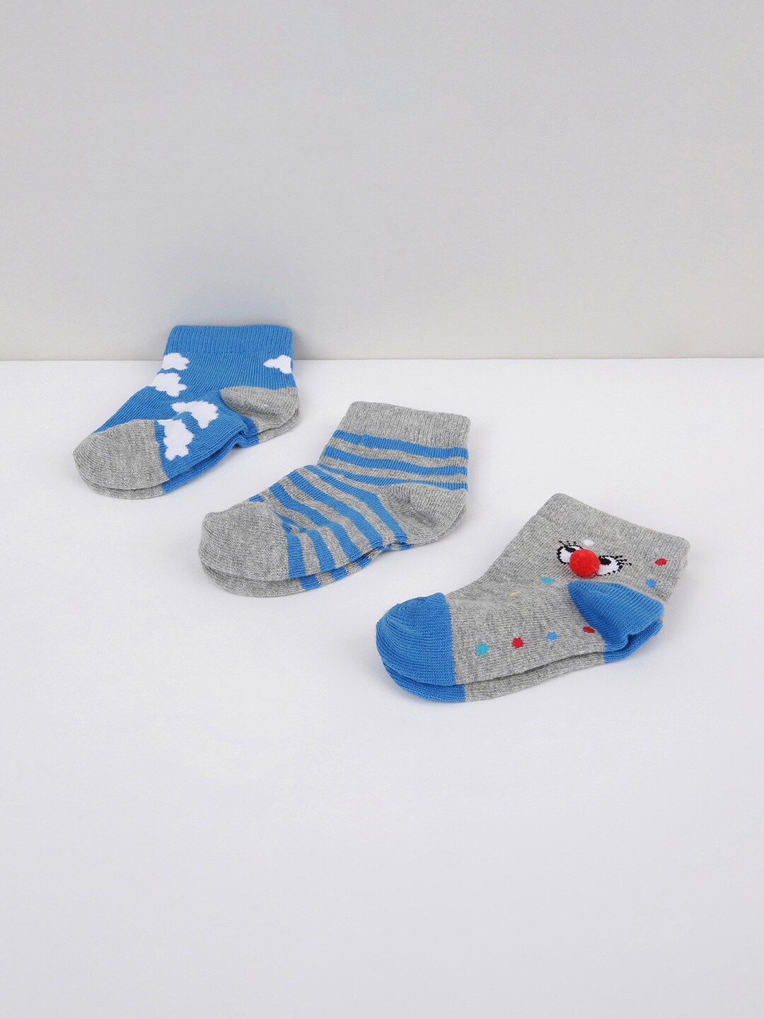 

max Boys Pack Of 3 Assorted Ankle-Length Cotton Socks, Multi