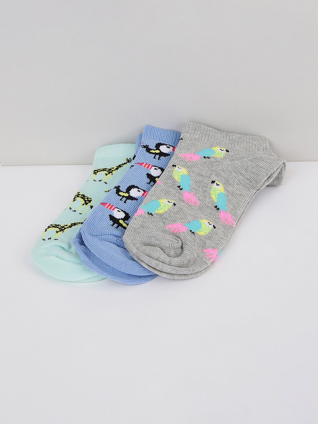 

max Girls Pack of 3 Assorted Ankle Length Cotton Socks