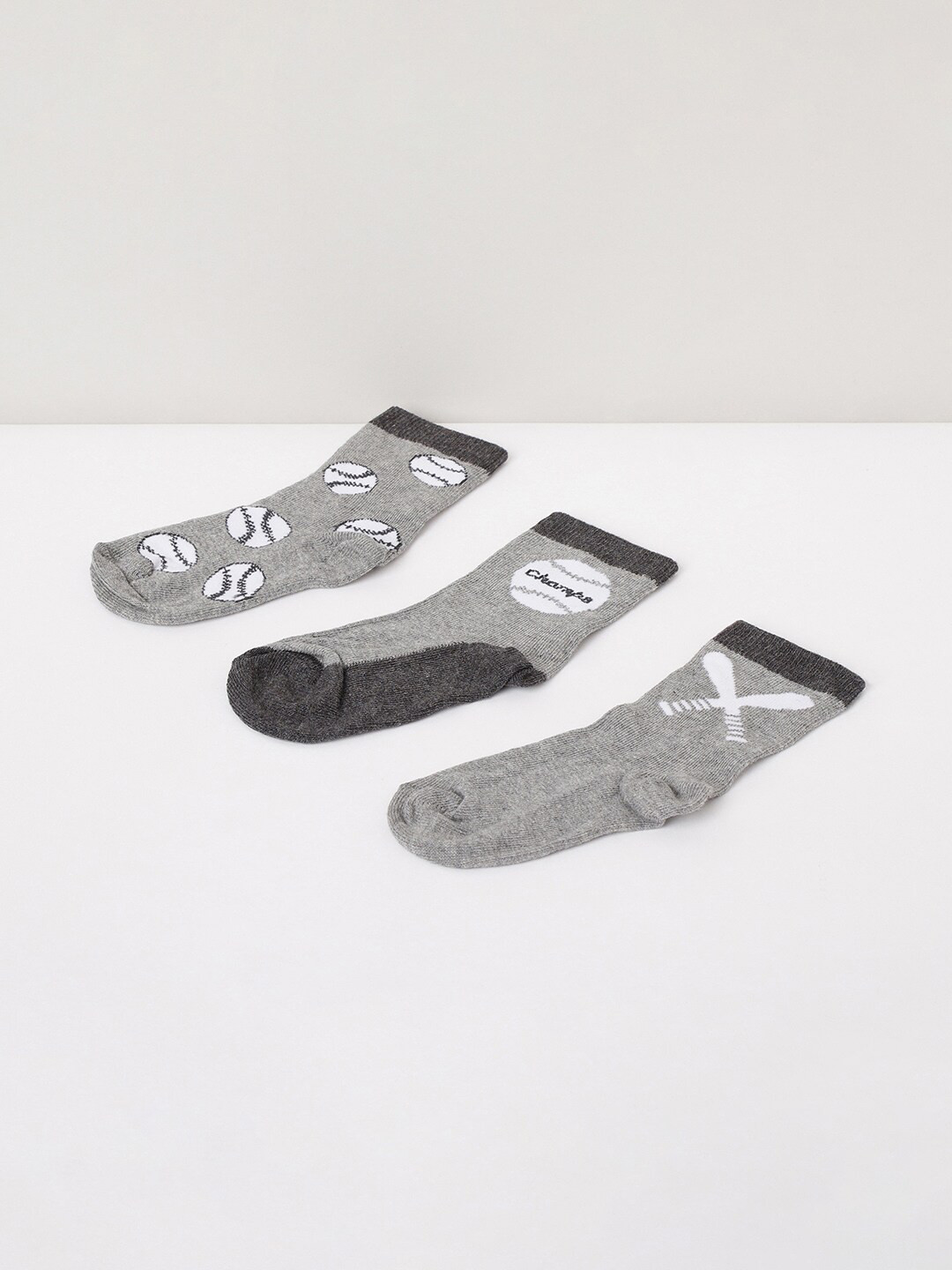 

max Boys Pack Of 3 Assorted Ankle-Length Cotton Socks