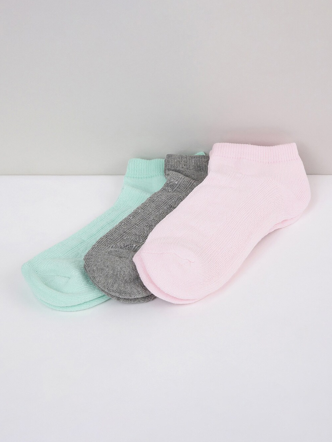 

max Girls Pack Of 3 Assorted Cotton Ankle-Length Socks