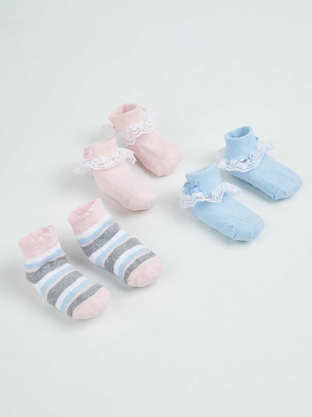 

max Girls Pack of 3 multicolor ankle-length cotton socks, Multi