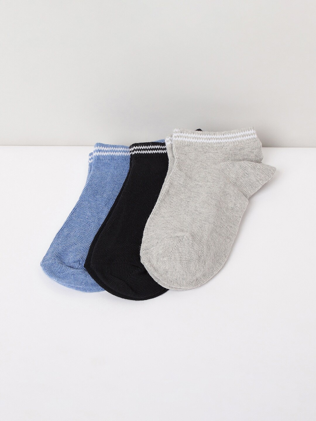 

max Boys Pack Of 3 Assorted Cotton Ankle-Length Socks