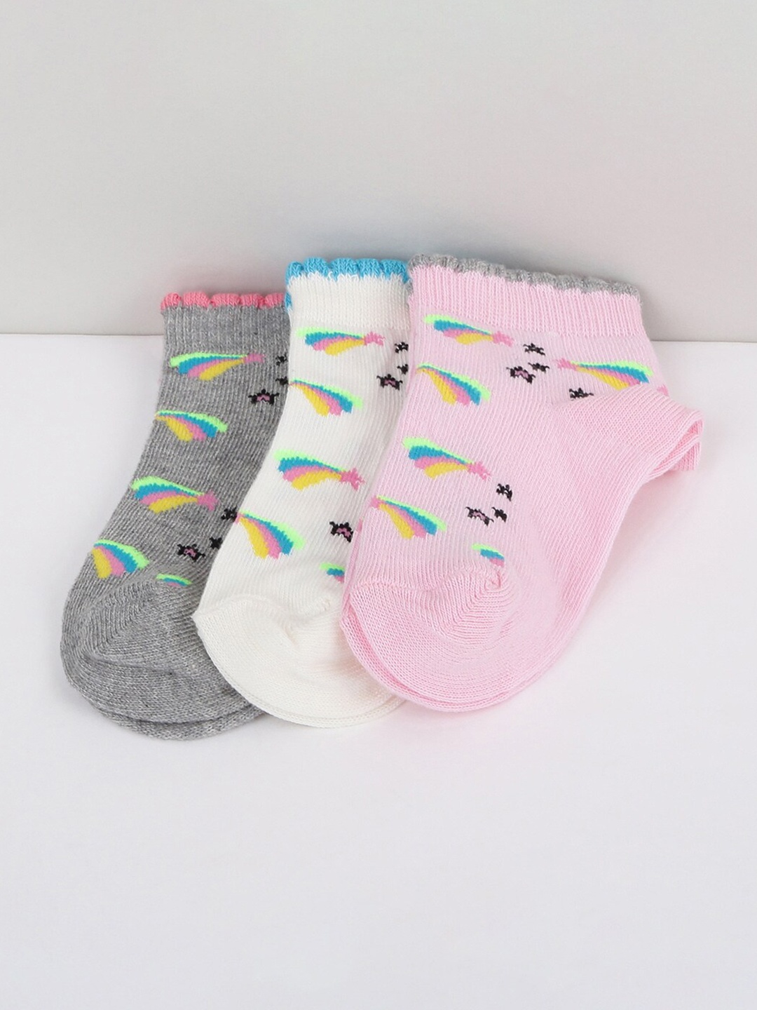 

max Girls Pack Of 3 Assorted Ankle-Length Cotton Socks
