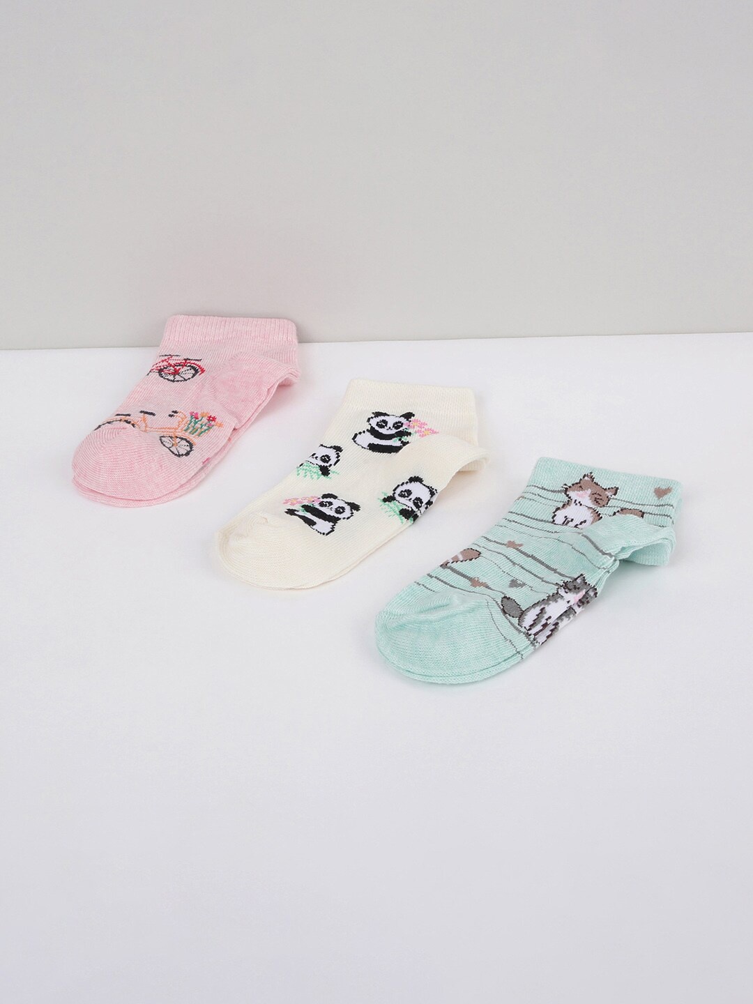 

max Girls Pack Of 3 Assorted Ankle-Length Cotton Socks, Multi