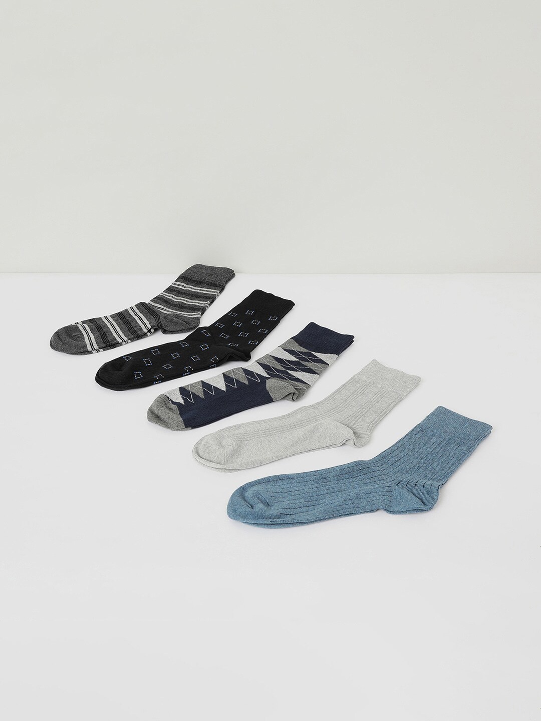 

max Men Pack Of 5 Assorted Cotton Ankle-Length Socks