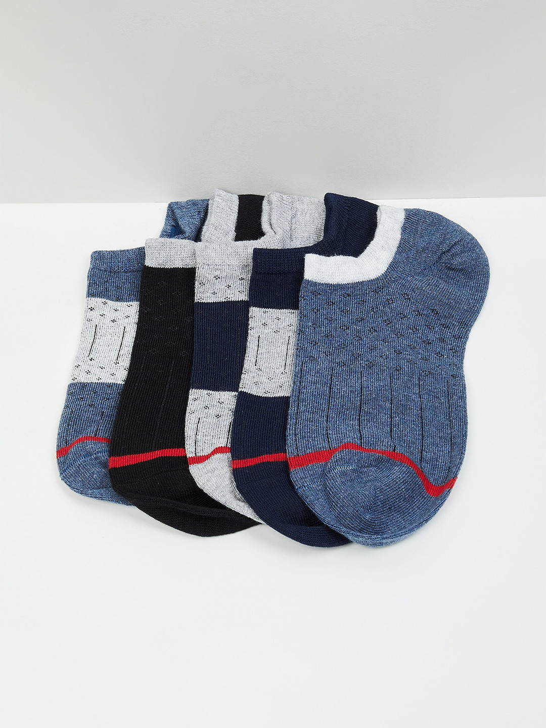 

max Men Pack of 5 Blue & Black Ankle-length Cotton Socks