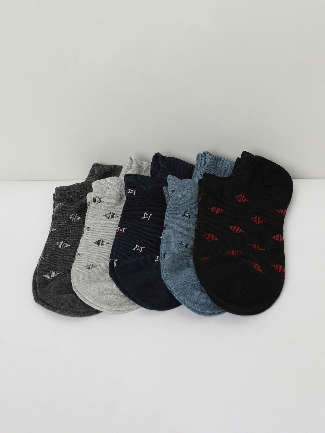

max Men Pack of 3 Assorted Ankle Length Cotton Socks