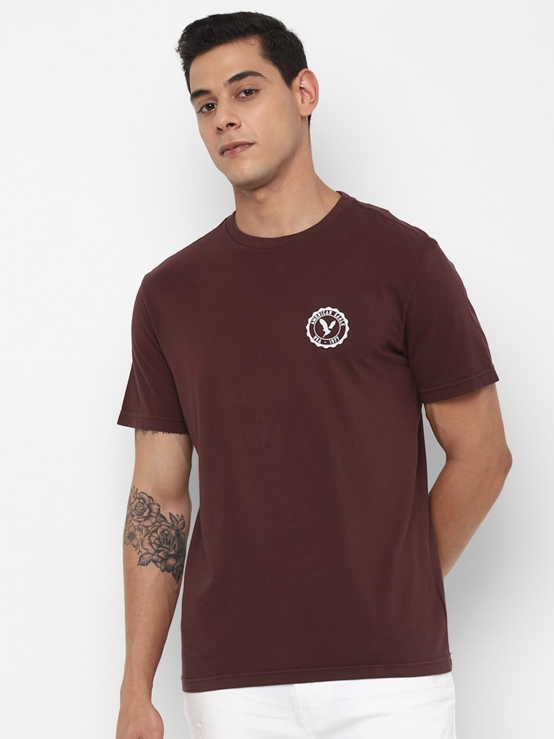 

AMERICAN EAGLE OUTFITTERS Men Burgundy Typography T-shirt