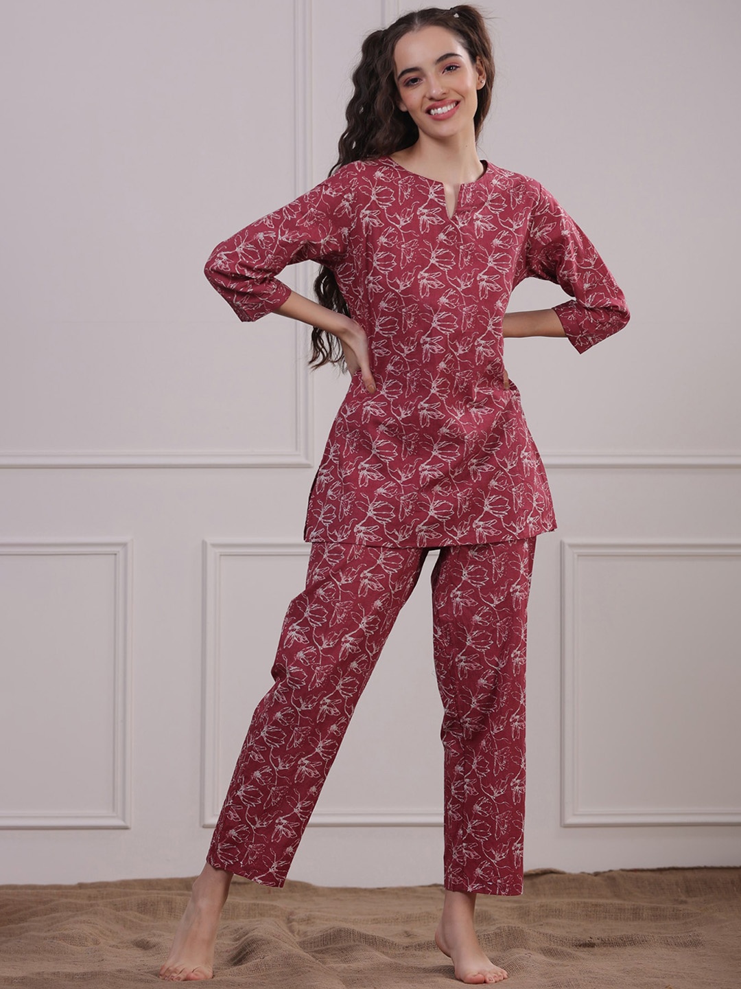 

JISORA Women Maroon Abstract Printed Pure Cotton Night suit