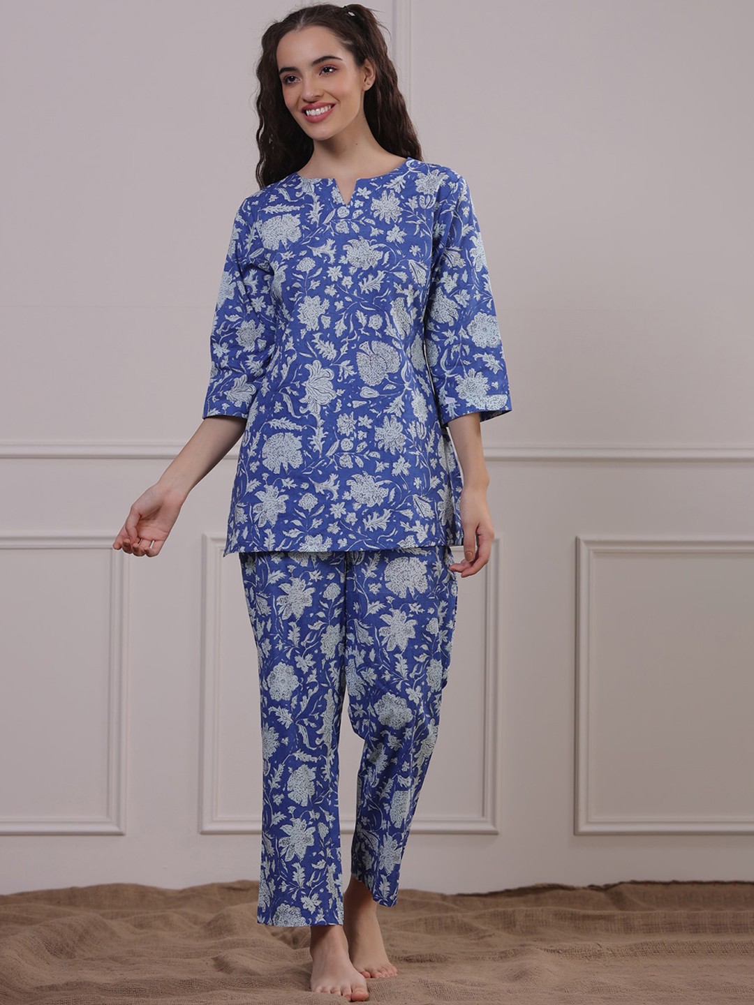 

JISORA Women Blue & White Printed Night suit
