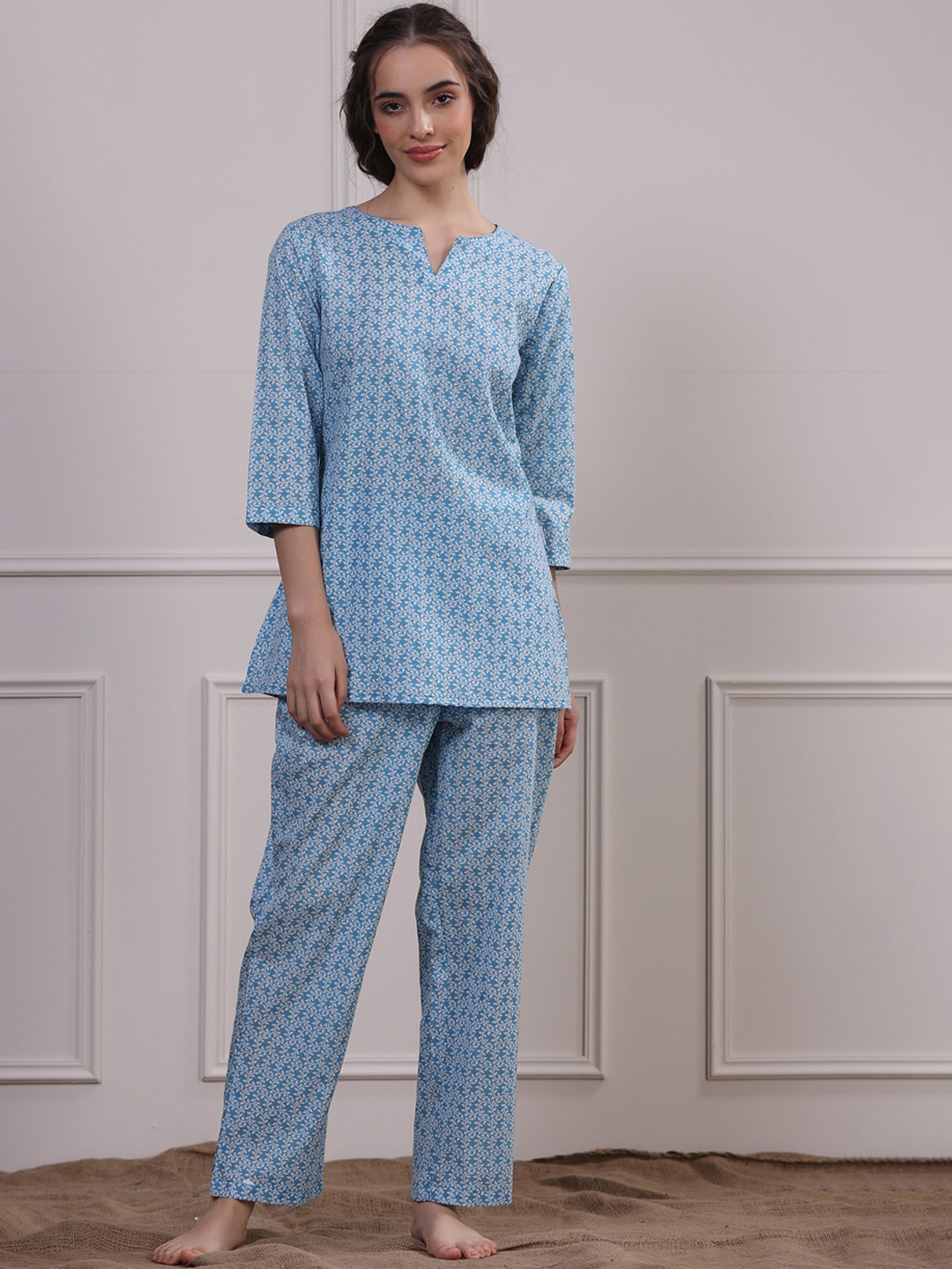 

JISORA Women Blue & White Printed Night suit