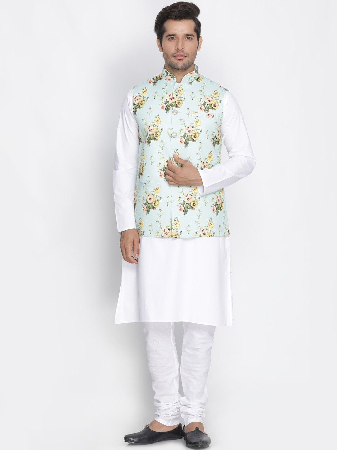 

VASTRAMAY Men White Floral Printed Pure Cotton Kurta with Pyjamas