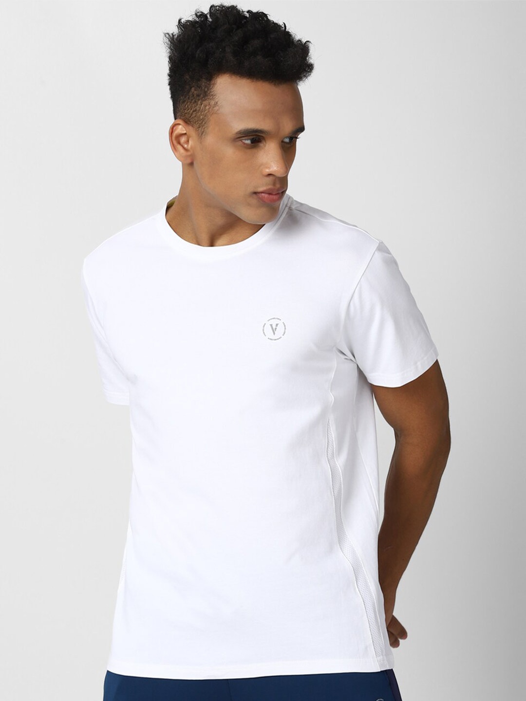 

Van Heusen Flex Men White Applique Slim Fit T-shirt