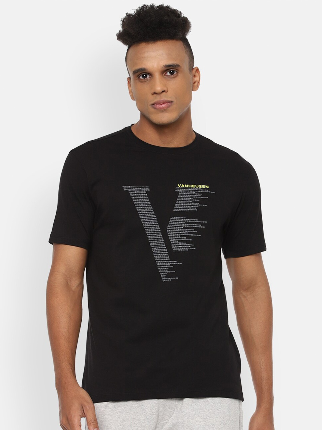 

Van Heusen Flex Men Black Printed Applique Slim Fit T-shirt