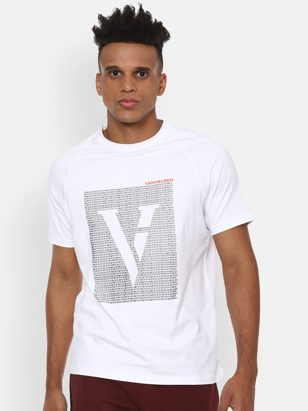 

Van Heusen Flex Men White Typography Printed Slim Fit T-shirt