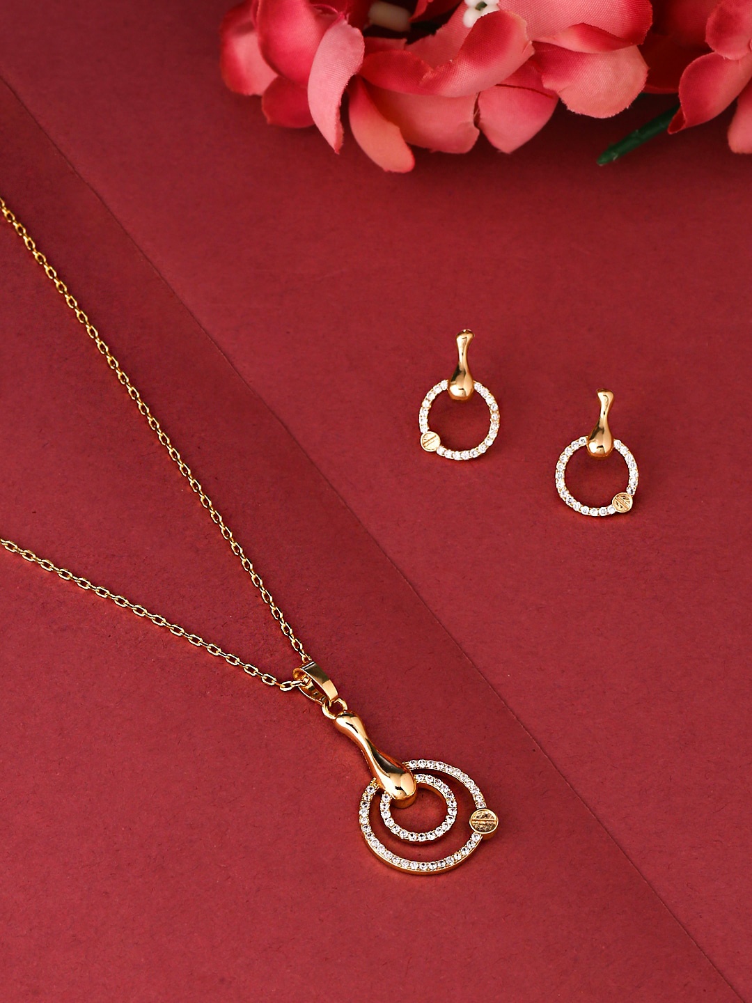 

Yellow Chimes Gold Plated Gold Crystal Studded Pendant & Chain Set, Rose gold