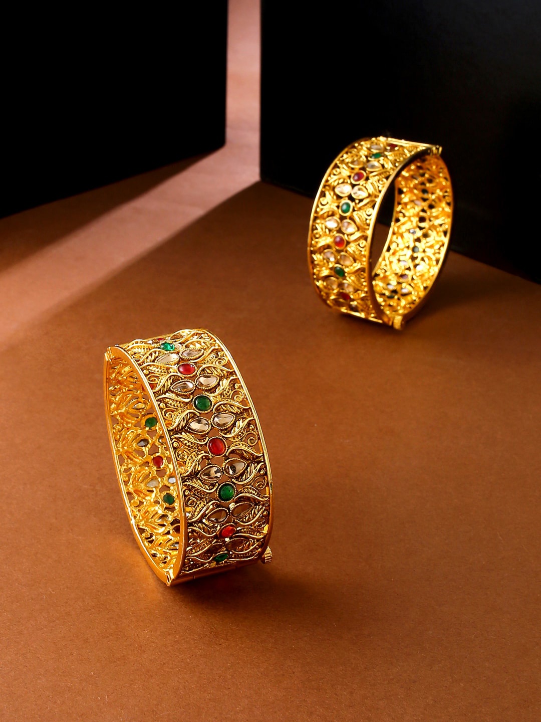 

Yellow Chimes Set of 2 Gold-Plated Kundan & Quartz Studded Bangles