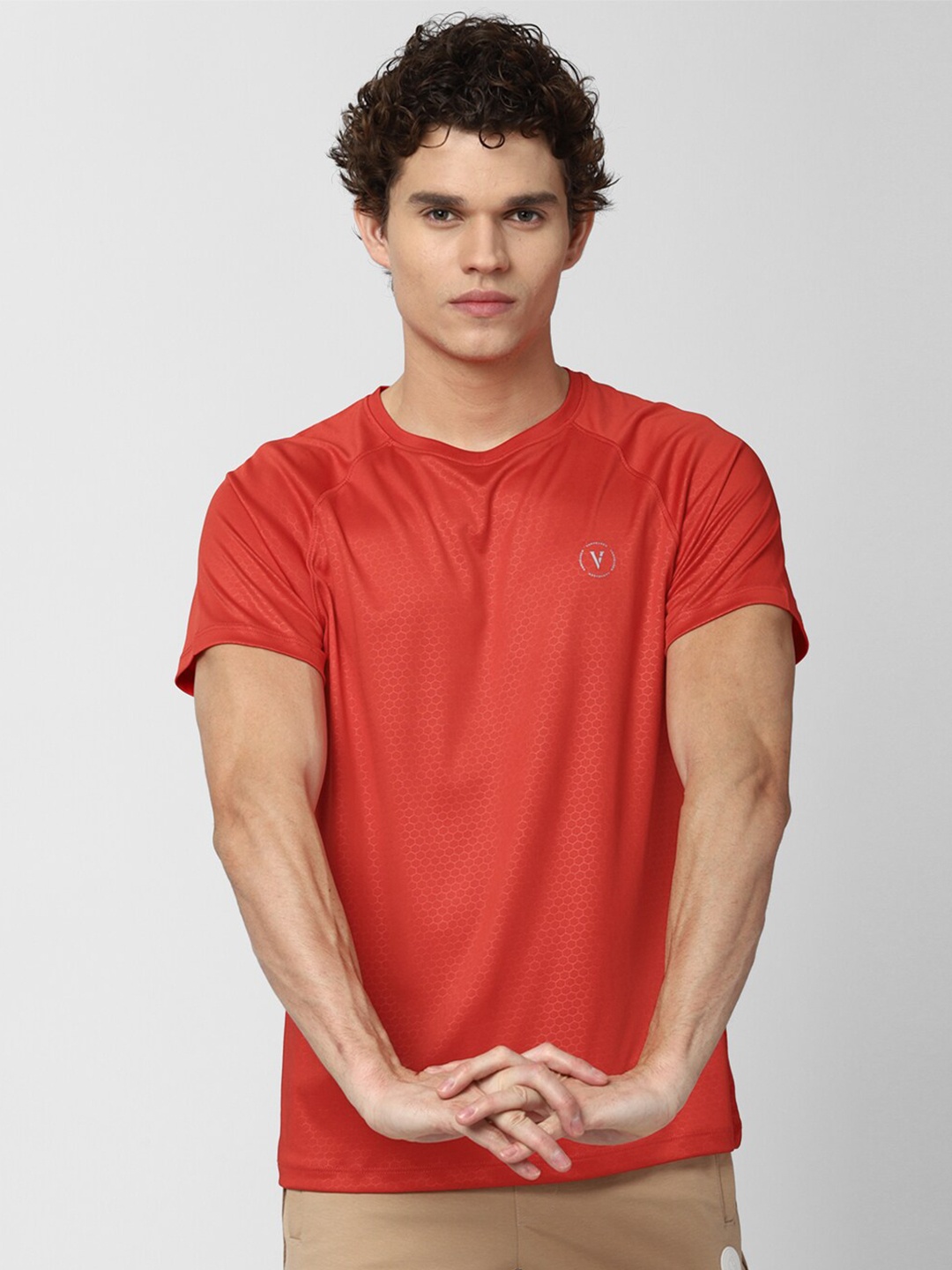 

Van Heusen Flex Men Red Applique Slim Fit T-shirt