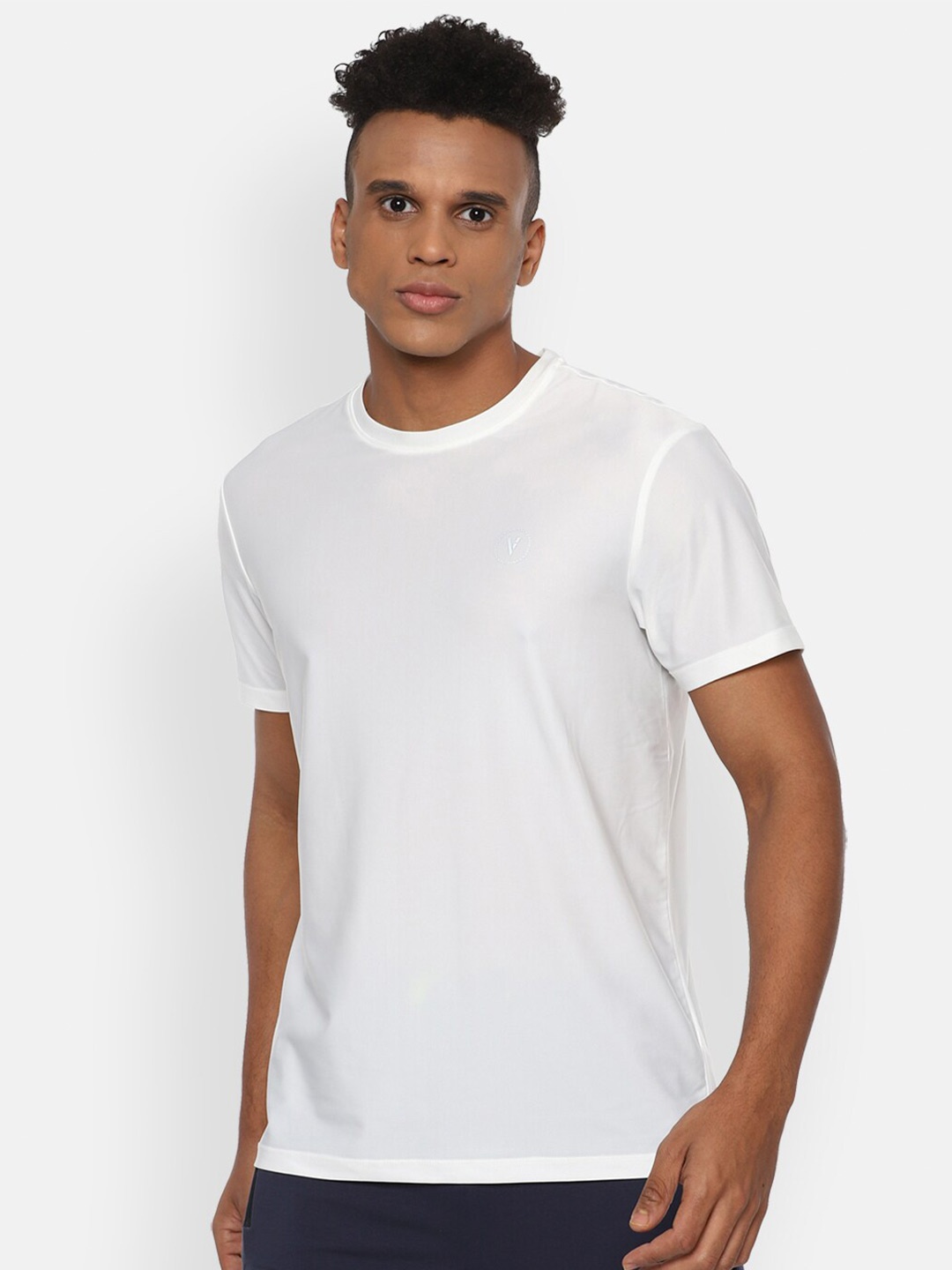 

Van Heusen Flex Men White Slim Fit T-shirt