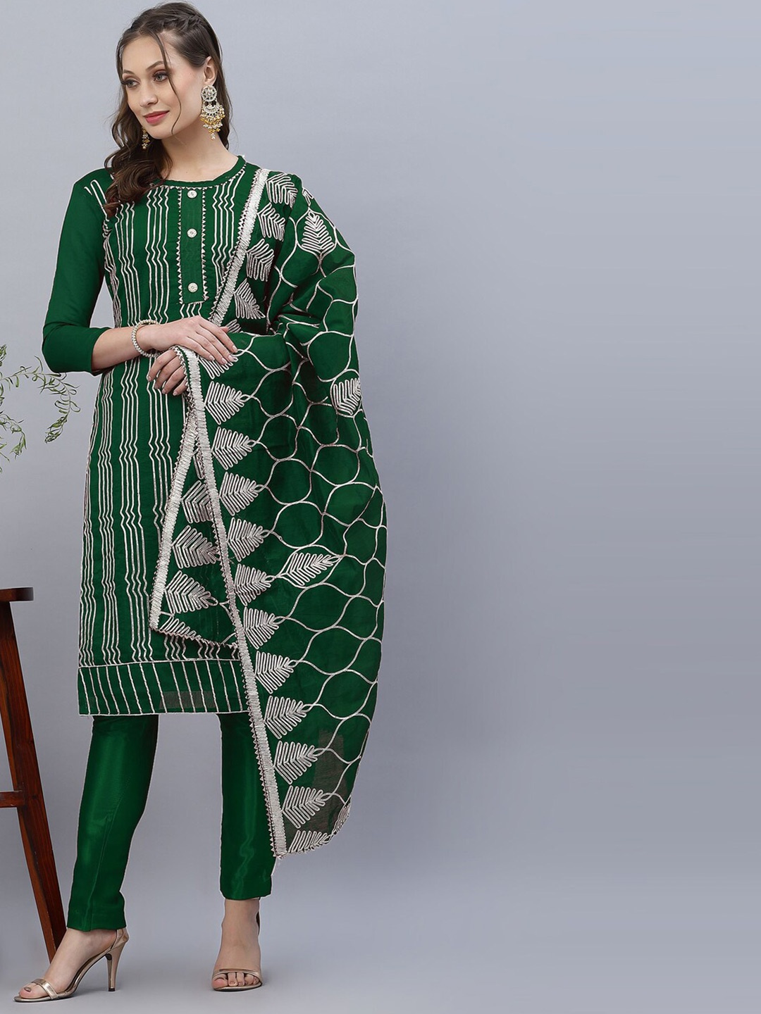 

Satrani Green & Silver-Toned Lace Embroidered Unstitched Dress Material