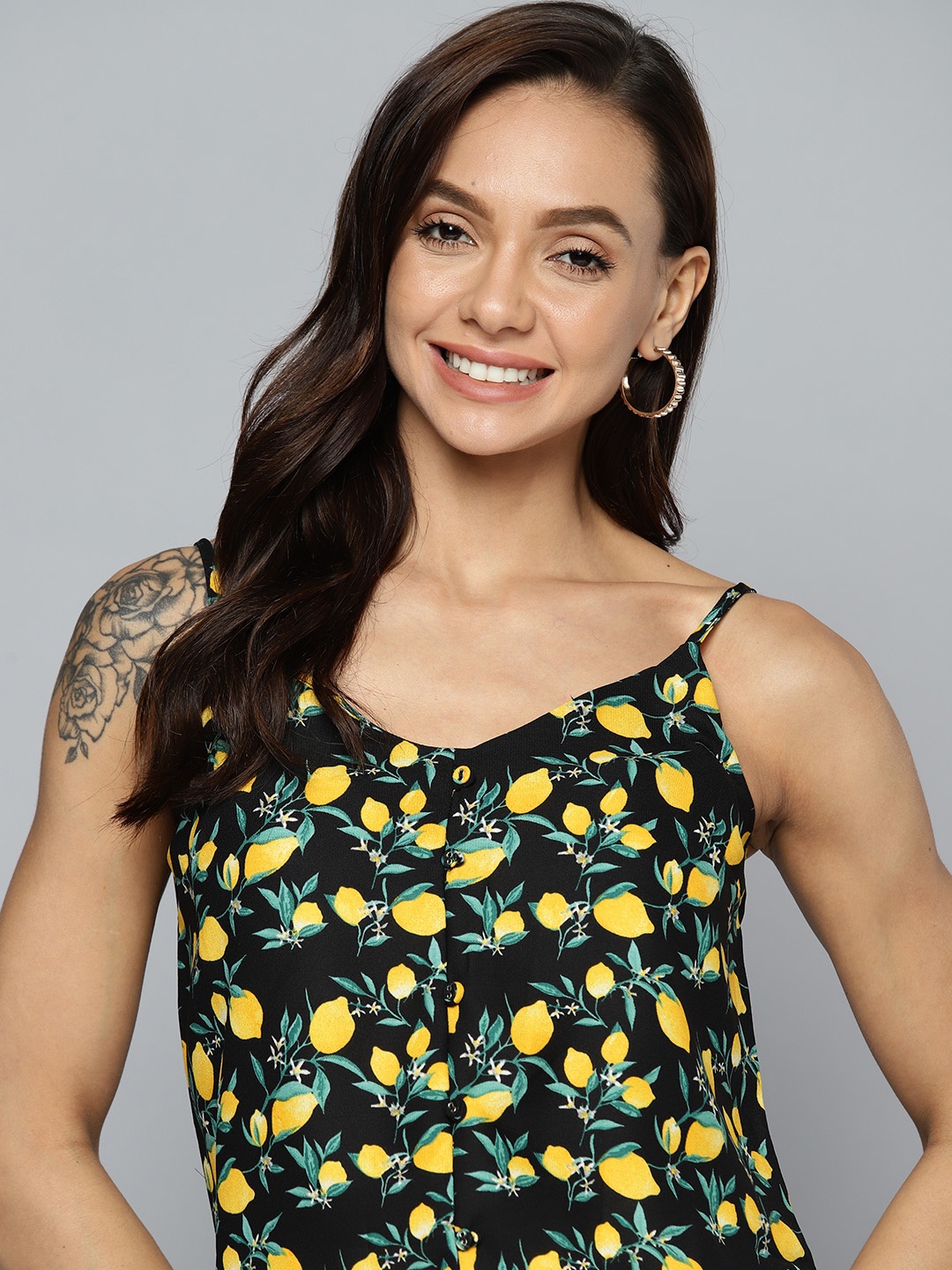 

Mast & Harbour Women Black & Yellow Conversational Print Top