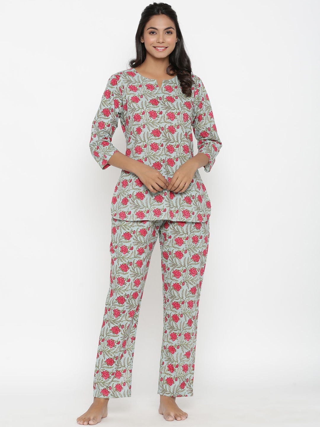 

Do Dhaage Women Sea Green & Pink Printed Night suit