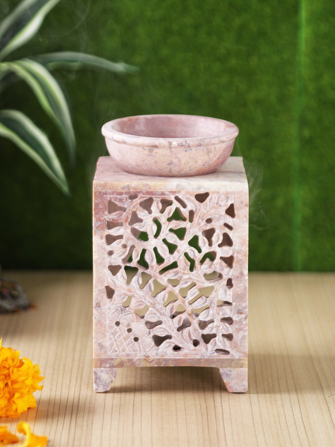 

Aapno Rajasthan Unisex Red Aroma Oil Diffusers