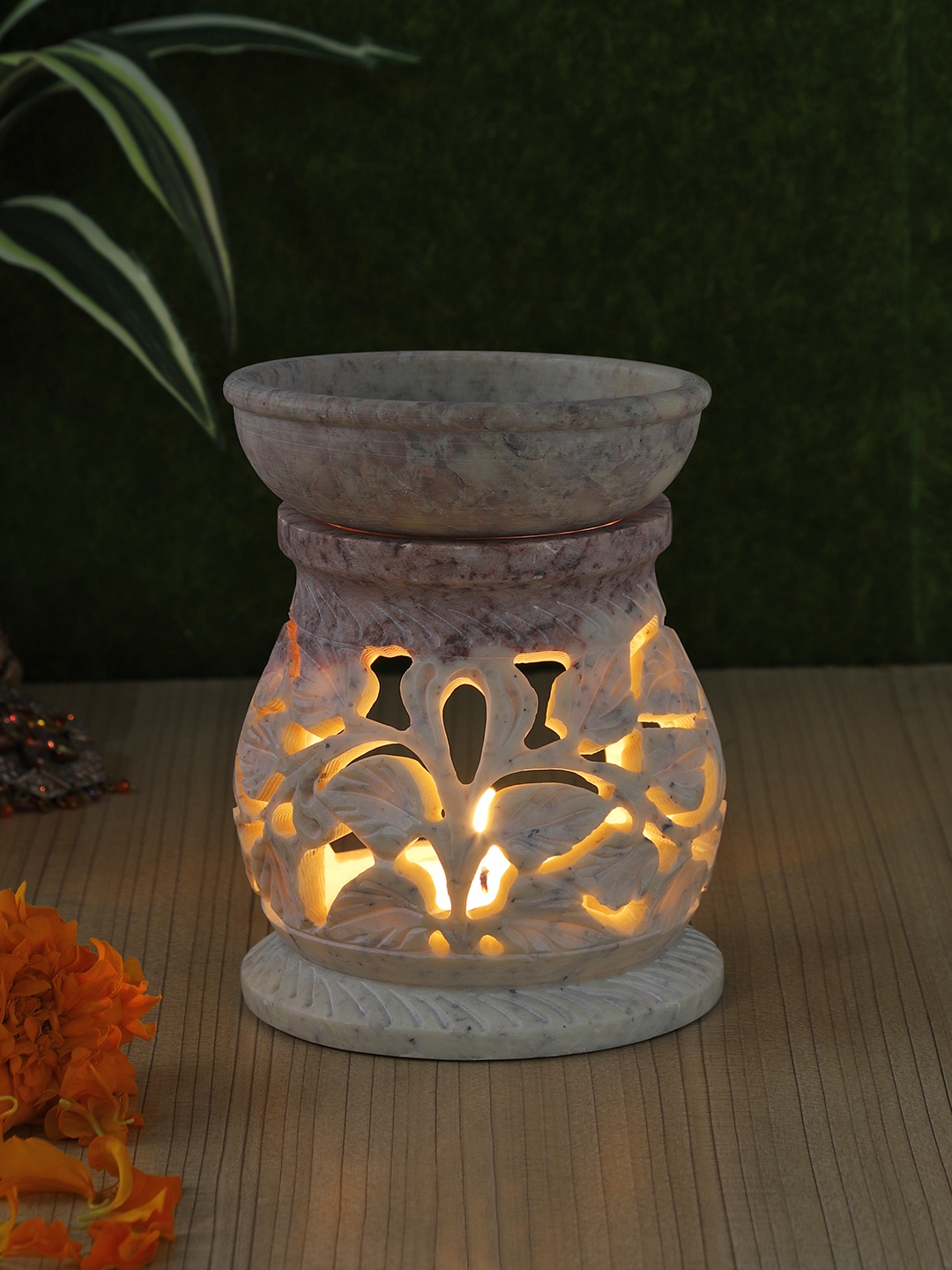 

Aapno Rajasthan White Stone Oil Diffuser