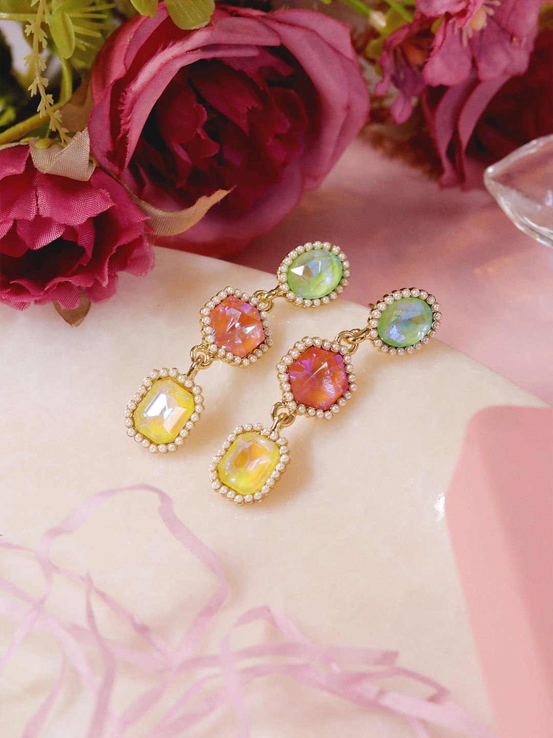 

Ishhaara Pink Circular Studs Earrings