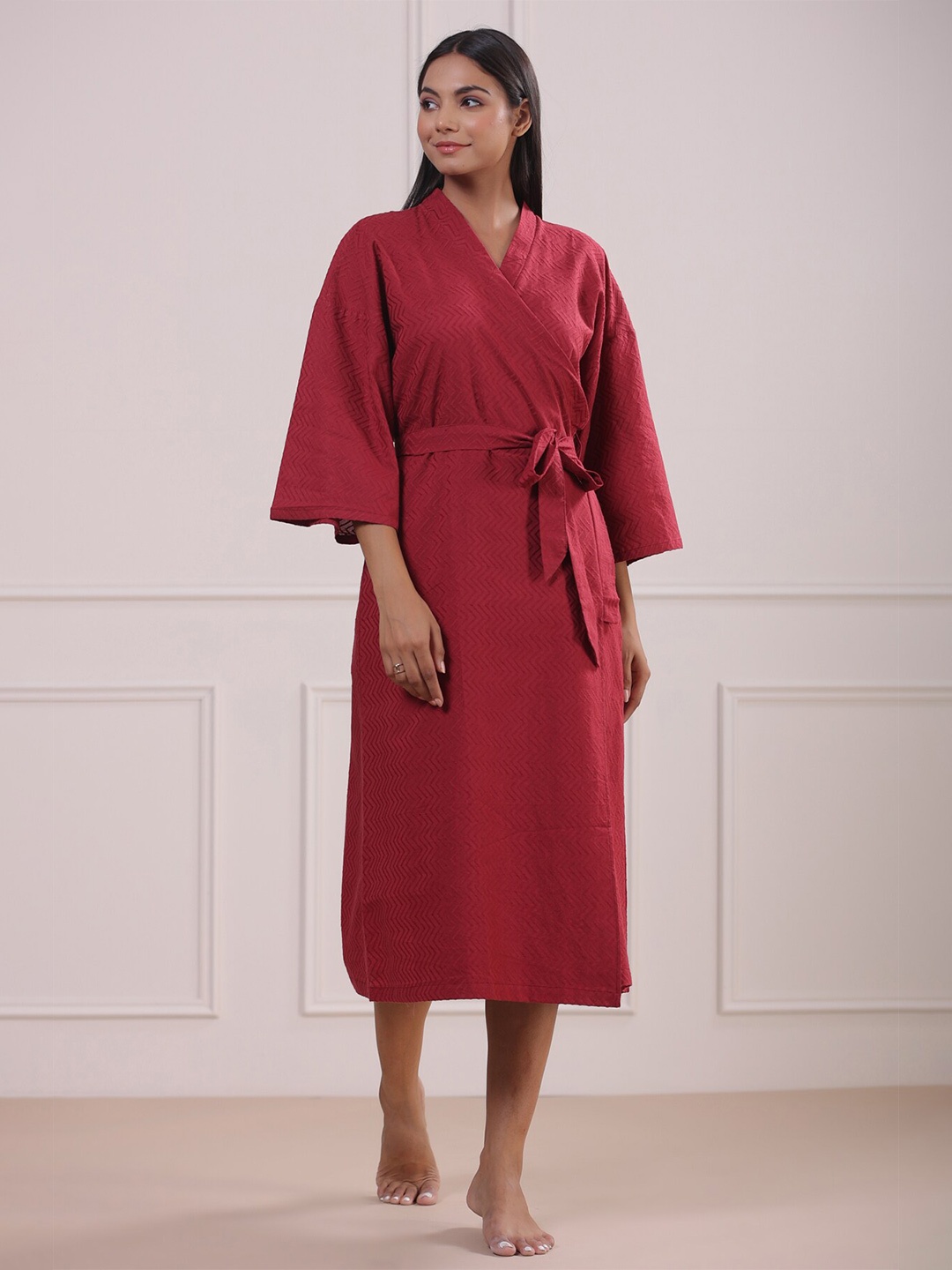 

JISORA Women Maroon Self Design Bath Robe