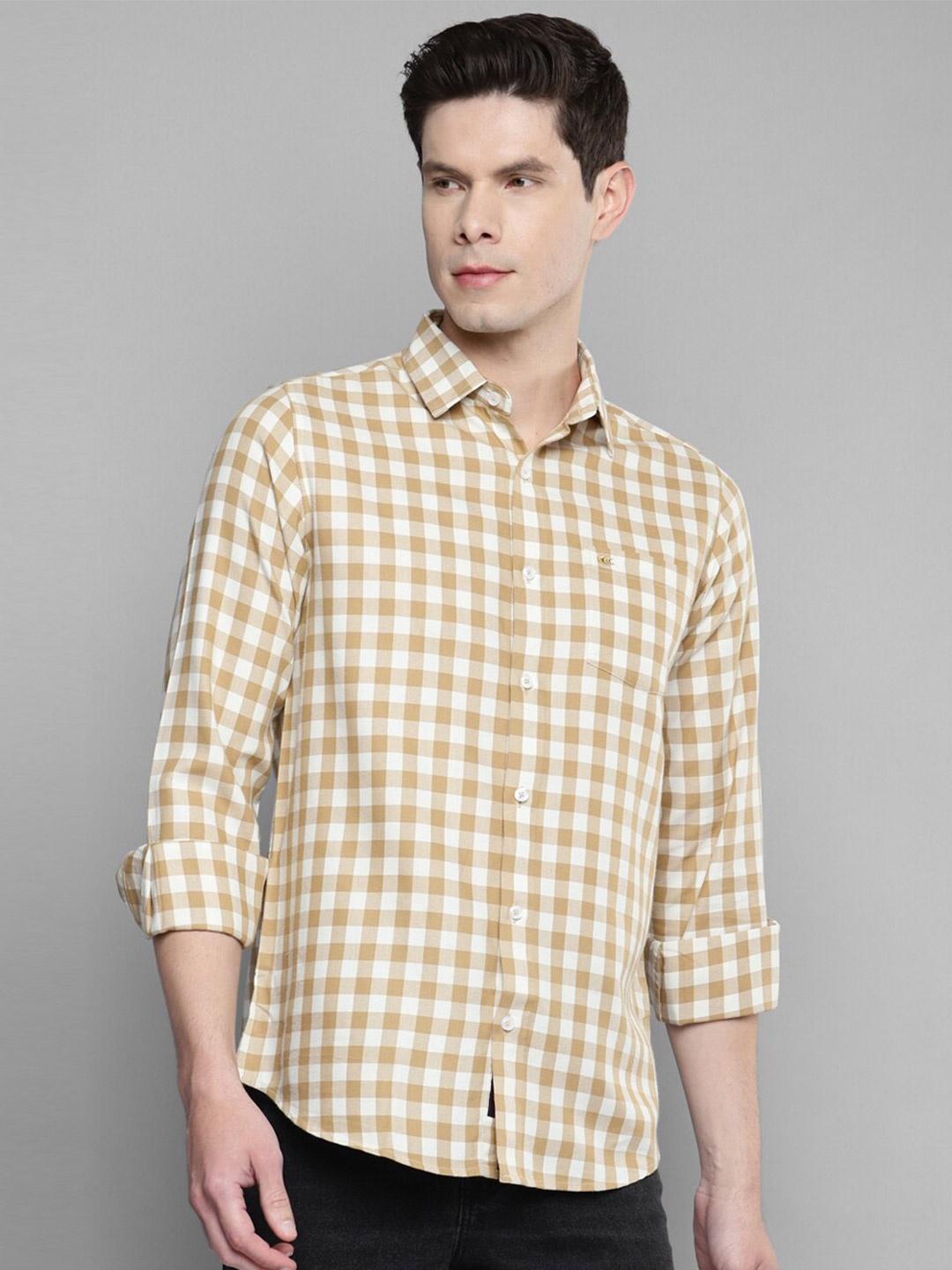 

Allen Cooper Men Beige Slim Fit Checked Casual Shirt