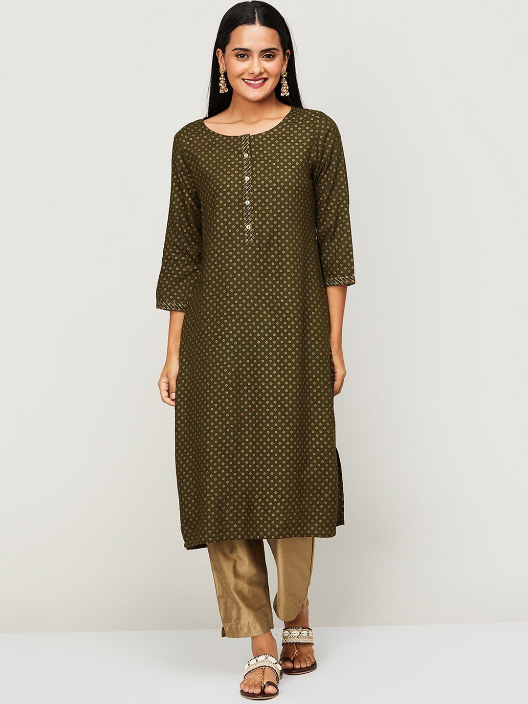 

Melange by Lifestyle Women Green Geometric Embroidered Flared Sleeves Thread Work Kurta